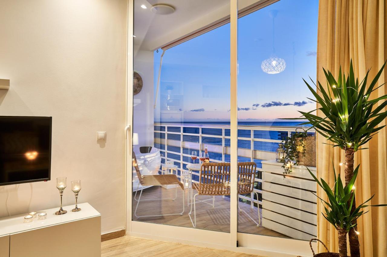 Sunset Beach Charming Apartment With Jacuzzi Τορρεμολίνος Εξωτερικό φωτογραφία