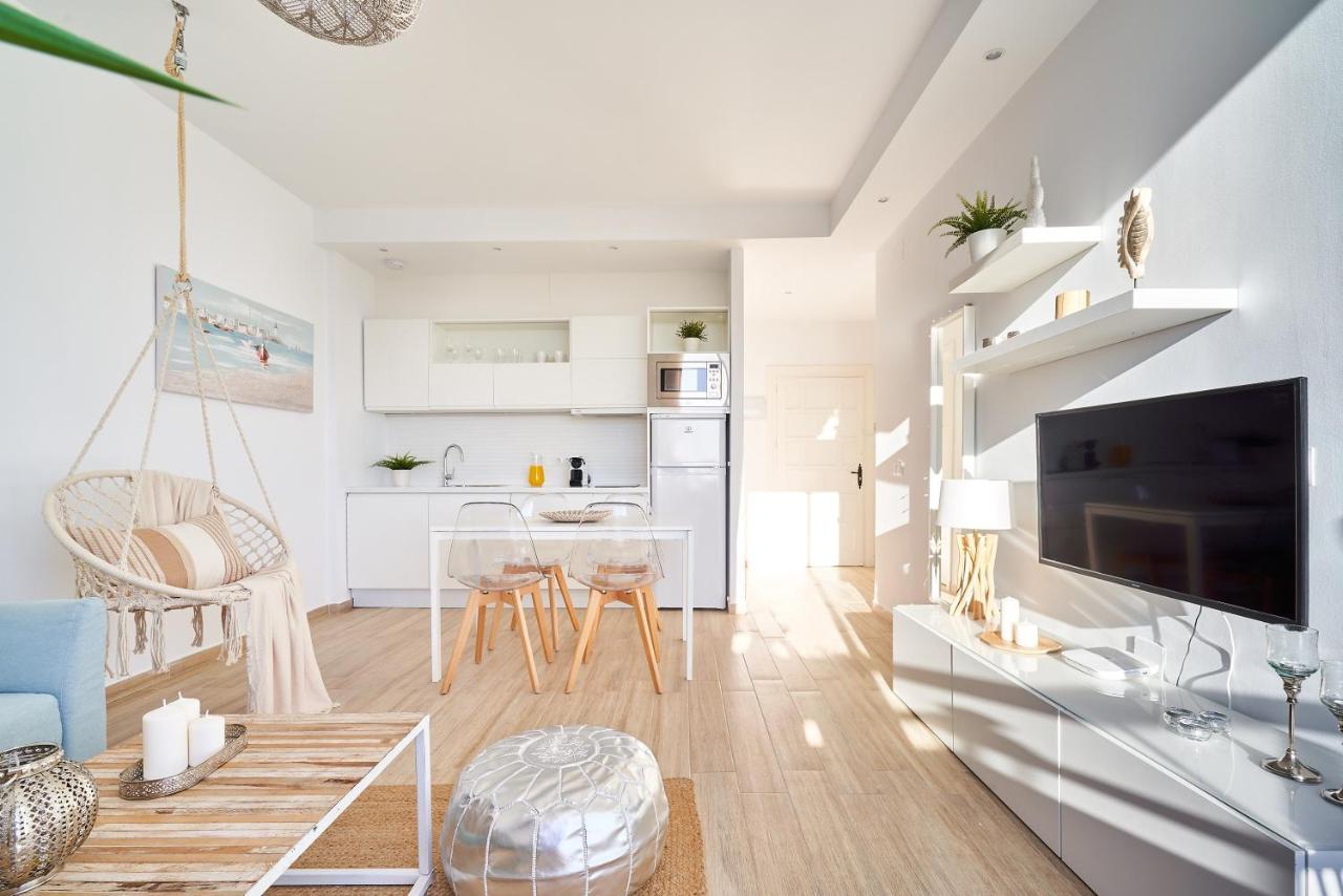 Sunset Beach Charming Apartment With Jacuzzi Τορρεμολίνος Εξωτερικό φωτογραφία